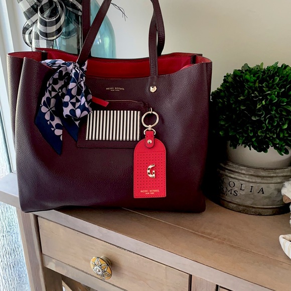 henri bendel Handbags - 🌸HENRI BENDEL TOTE🌸